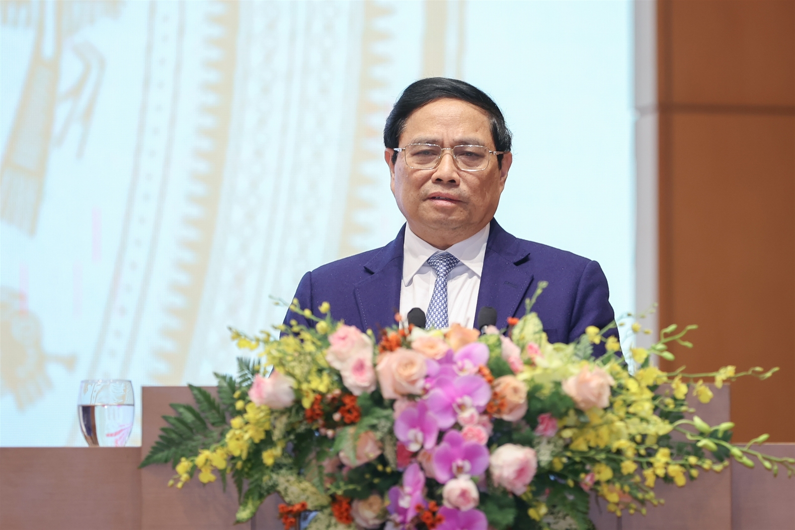 Thủ tướng: Doanh nghiệp nhà nước phải tiên phong, dẫn đầu trong đổi mới sáng tạo và các ngành mới nổi