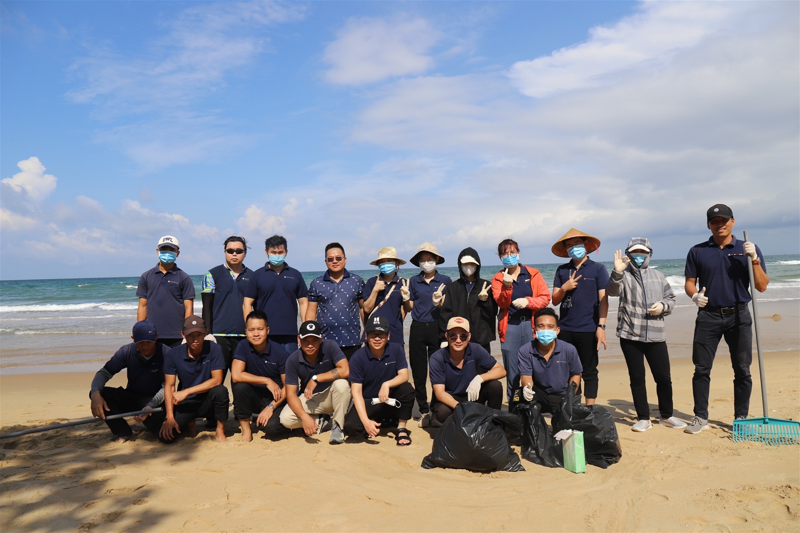 Tp.Phú Quốc: Huy động hơn 400 người thu gom gần 100 tấn rác