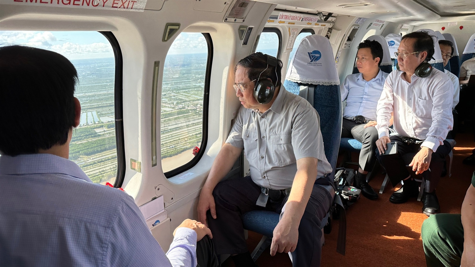 Thủ tướng: Xử lý ngay các điểm sạt lở đặc biệt nguy hiểm tại ĐBSCL