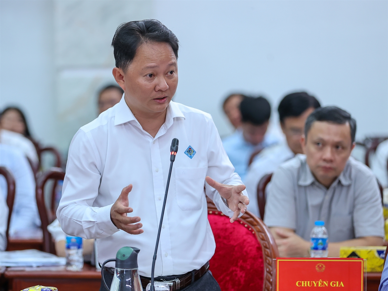 Thủ tướng: Xử lý ngay các điểm sạt lở đặc biệt nguy hiểm tại ĐBSCL