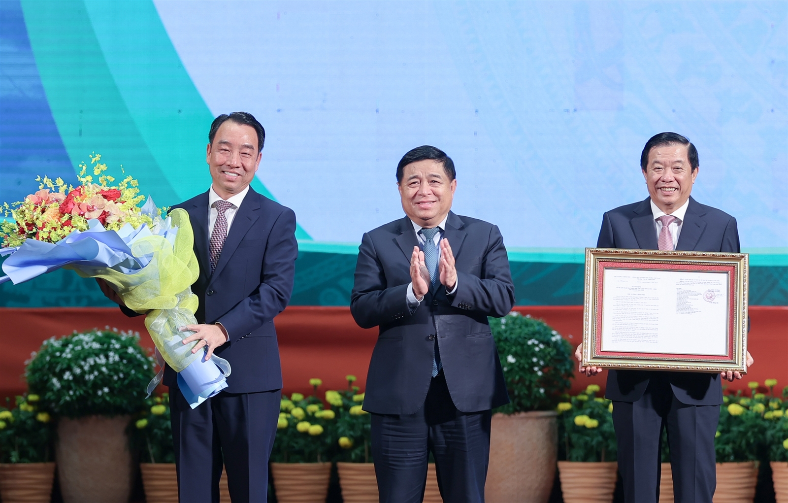 Phát triển Vĩnh Long toàn diện, văn minh, hiện đại, sinh thái, bền vững, có trình độ phát triển khá so với cả nước