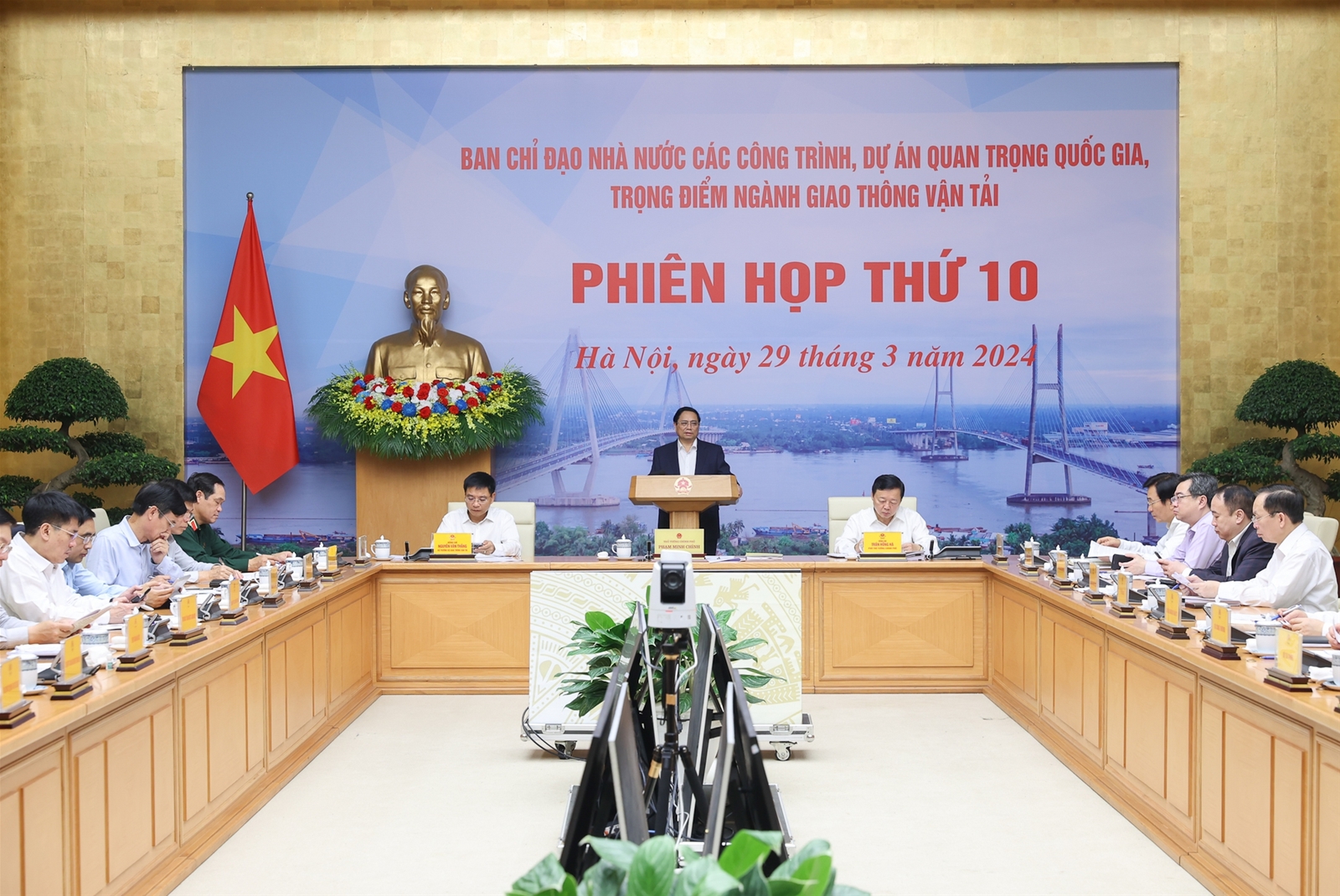 Thủ tướng: Nỗ lực thực hiện '6 hơn' trong triển khai các dự án trọng điểm GTVT