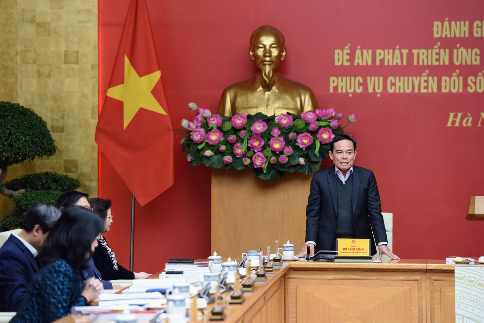 Thủ tướng: Việc làm lợi cho người dân, doanh nghiệp quyết định thành công của Đề án 06