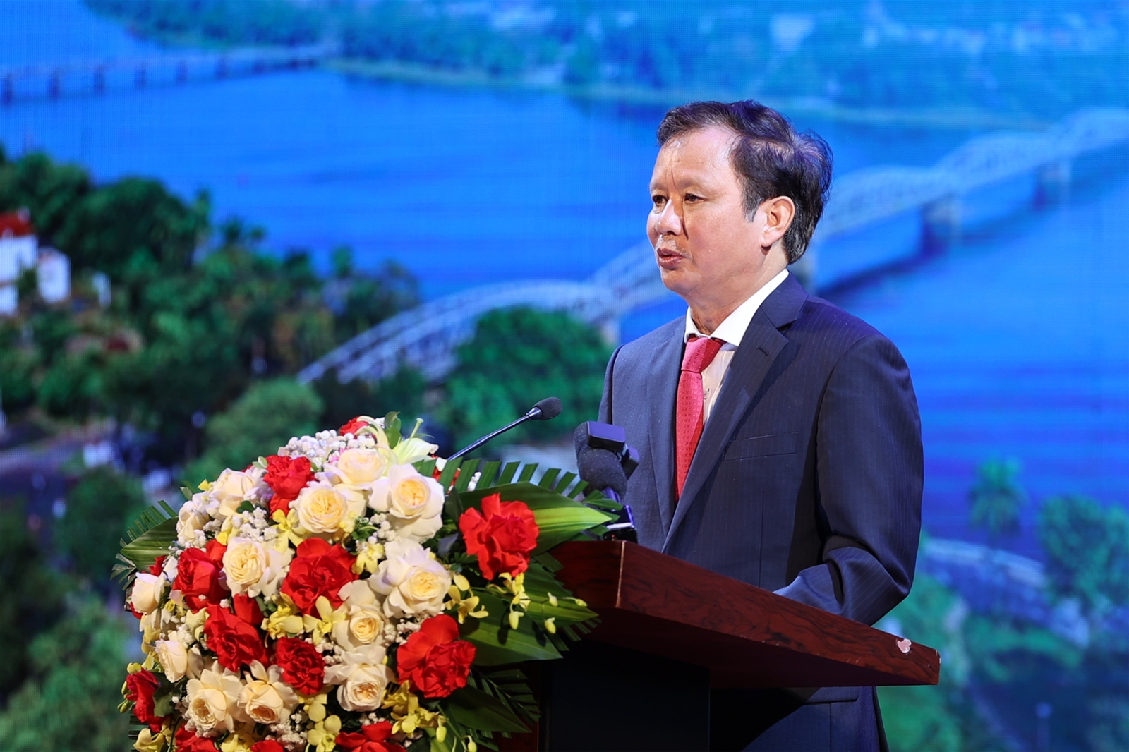 Thủ tướng: Phát triển Thừa Thiên Huế toàn diện là yêu cầu khách quan, lựa chọn chiến lược, ưu tiên hàng đầu