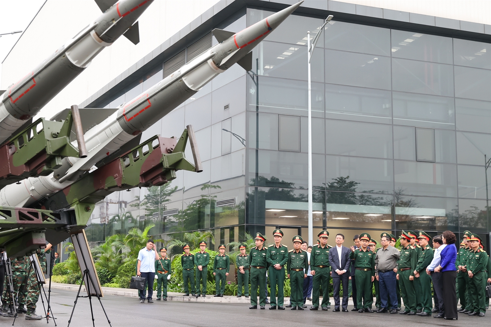 Thủ tướng Phạm Minh Chính làm việc với Viettel về công nghiệp quốc phòng công nghệ cao