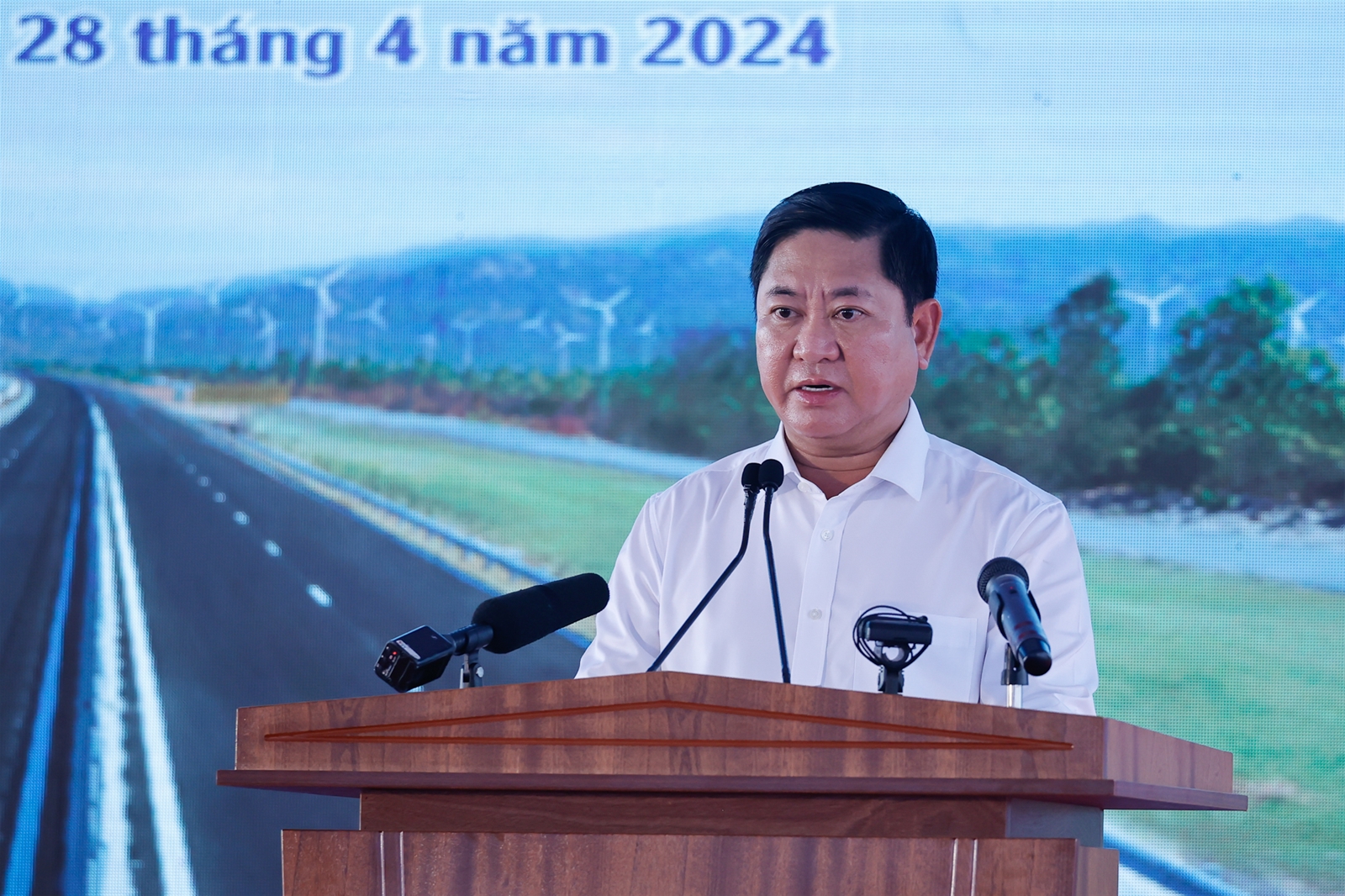 Khánh thành thêm 2 dự án huyết mạch, cả nước có hơn 2.000 km cao tốc