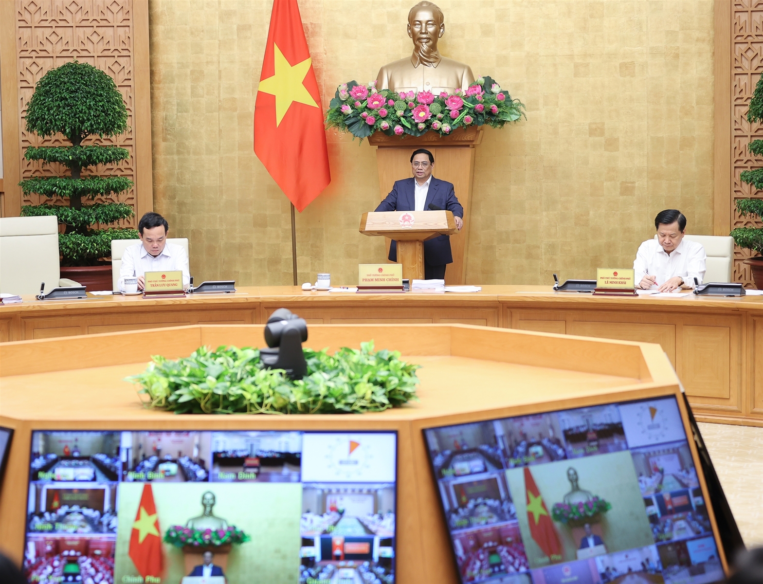 Thúc đẩy mạnh các động lực tăng trưởng, tăng tốc phát triển công nghiệp, phấn đấu đạt mức cao nhất các mục tiêu, nhiệm vụ năm 2023