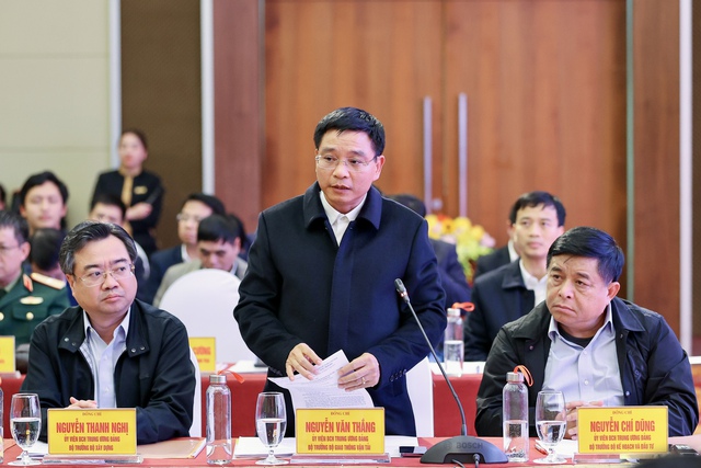 Thủ tướng kiểm điểm tiến độ 10 tuyến cao tốc: Không 'ăn xổi ở thì', chia nhỏ các dự án