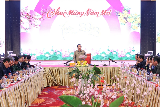 Thủ tướng kiểm điểm tiến độ 10 tuyến cao tốc: Không 'ăn xổi ở thì', chia nhỏ các dự án