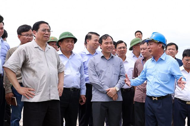 Thủ tướng khảo sát dự án mỏ sắt tạm dừng hơn 10 năm tại Hà Tĩnh
