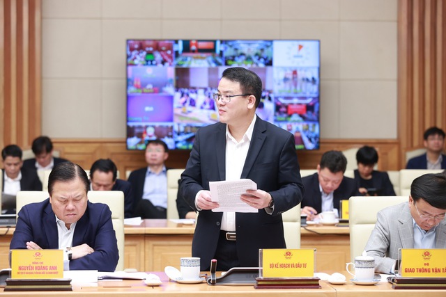 Thủ tướng: Đầu tư công phải có trọng tâm, trọng điểm, không dàn trải, phát huy vai trò nguồn lực, động lực phát triển