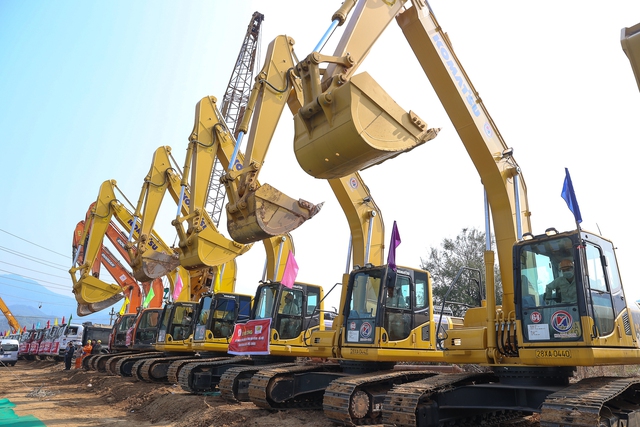 Thủ tướng lưu ý một số vấn đề trong triển khai đường liên kết vùng Hòa Bình - Hà Nội và cao tốc Sơn La