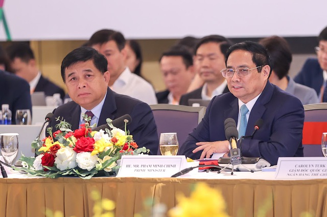 Thủ tướng: Quyết tâm giảm chi phí cho doanh nghiệp nhưng không chấp nhận tăng trưởng bằng mọi giá