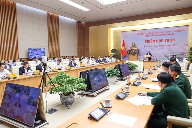 Thủ tướng giao tiến độ khởi công, hoàn thành hàng loạt dự án GTVT trọng điểm