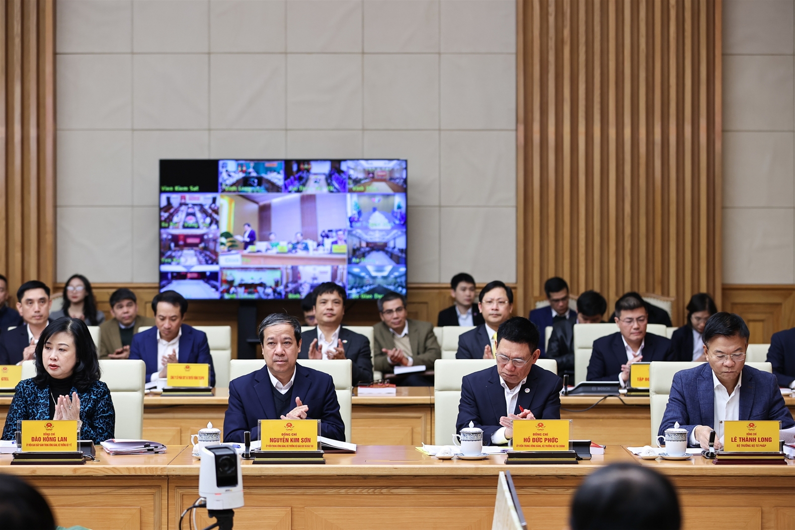 Thủ tướng: Việc làm lợi cho người dân, doanh nghiệp quyết định thành công của Đề án 06