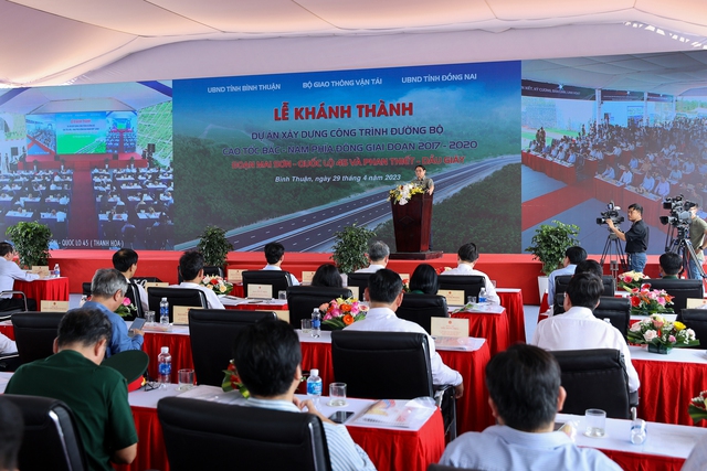Khánh thành thêm 2 dự án thành phần, chính thức khai thác 800 km cao tốc Bắc-Nam