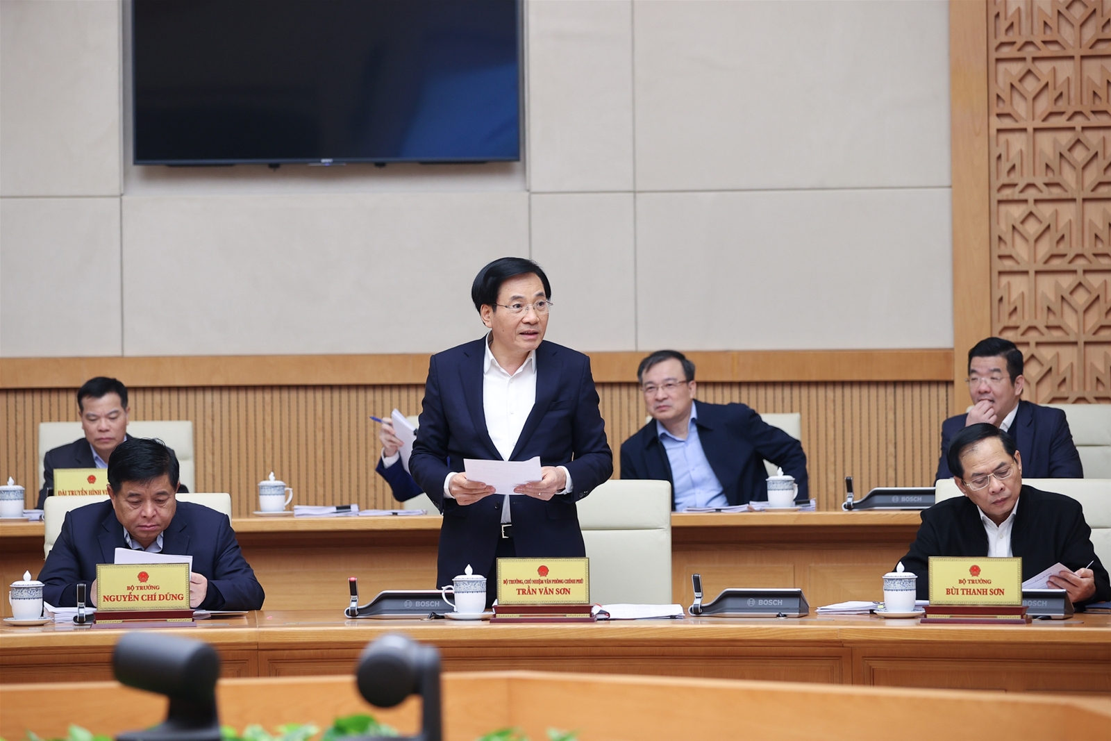 Thủ tướng: Tiếp tục đổi mới và đầu tư nhiều hơn nữa cho xây dựng pháp luật, hoàn thiện thể chế