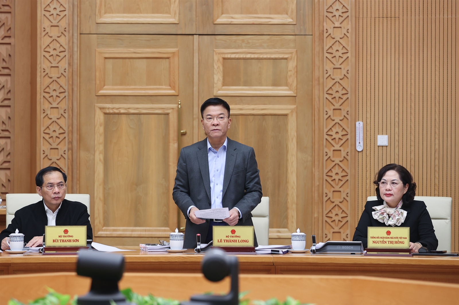 Thủ tướng: Tiếp tục đổi mới và đầu tư nhiều hơn nữa cho xây dựng pháp luật, hoàn thiện thể chế