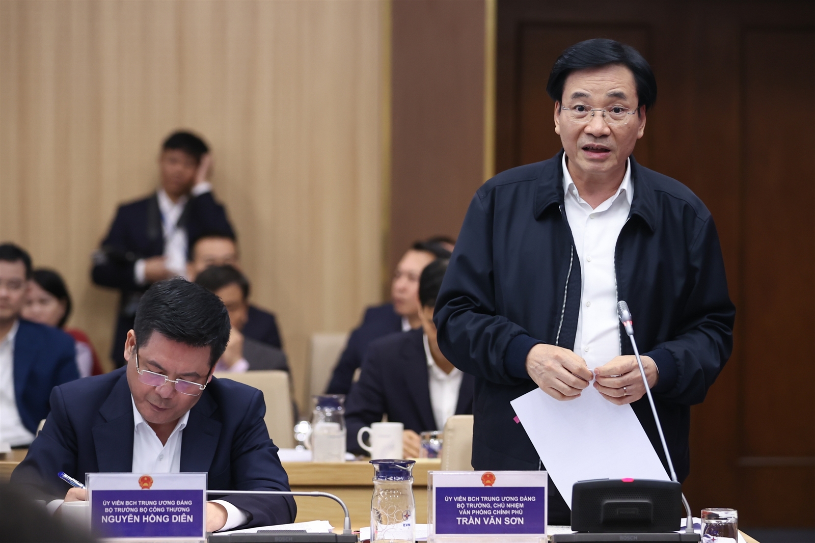 Thủ tướng động viên, giao nhiệm vụ để EVN đủ điện phục vụ người dân, doanh nghiệp