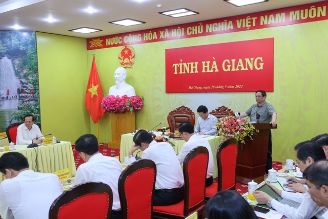 Với núi sông hùng vĩ, Hà Giang phải tạo không gian phát triển mới, khí thế phát triển mới