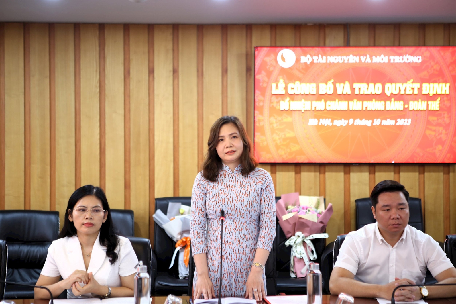 Trao quyết định bổ nhiệm Phó Chánh Văn phòng Đảng - Đoàn thể, Bộ TN&MT