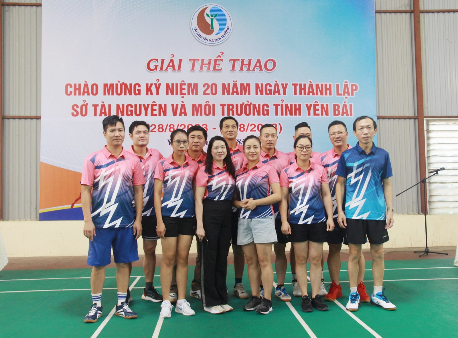 Gần 100 VĐV tham gia giải thể thao Sở TN&MT Yên Bái