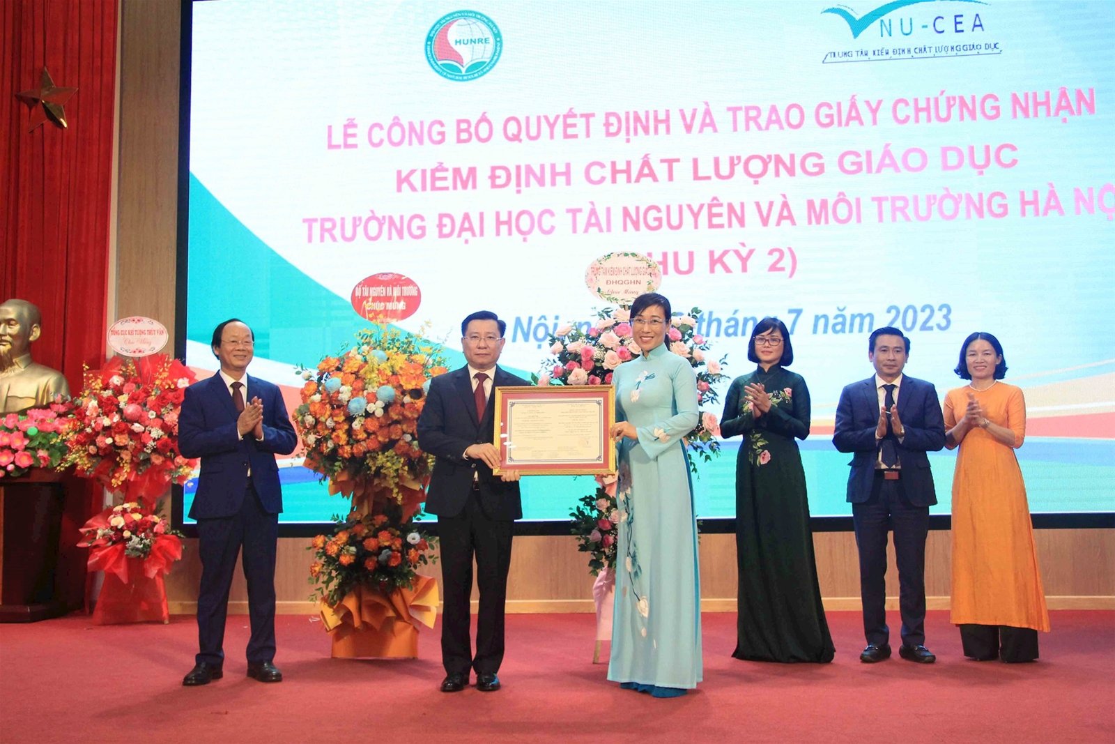 Trường Đại học Tài nguyên và Môi trường Hà Nội nhận chứng nhận Kiểm định chất lượng giáo dục