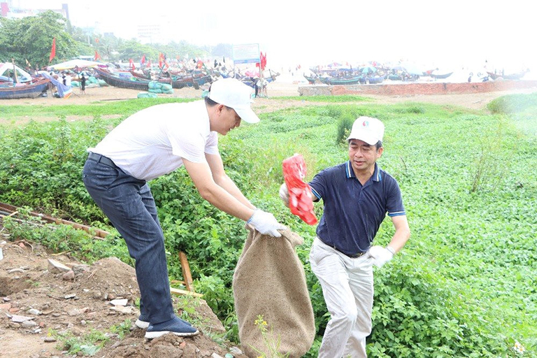 Khối thi đua số I và II Bộ TN&MT hưởng ứng Ngày Môi trường Thế giới và Ngày Đại dương Thế giới