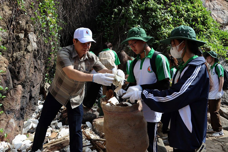 Khối thi đua số I và II Bộ TN&MT hưởng ứng Ngày Môi trường Thế giới và Ngày Đại dương Thế giới