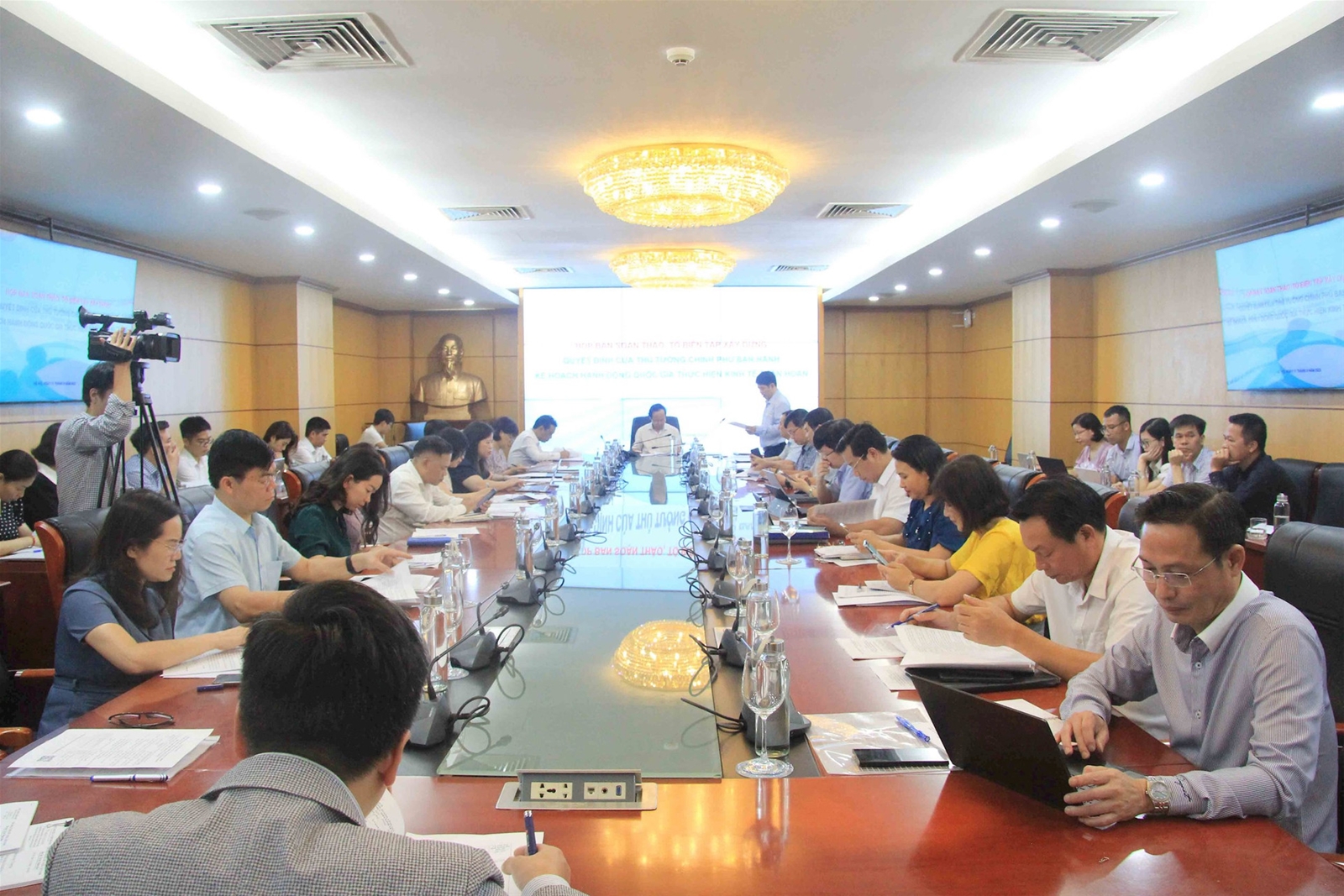 Xây dựng Kế hoạch hành động Quốc gia thực hiện kinh tế tuần hoàn