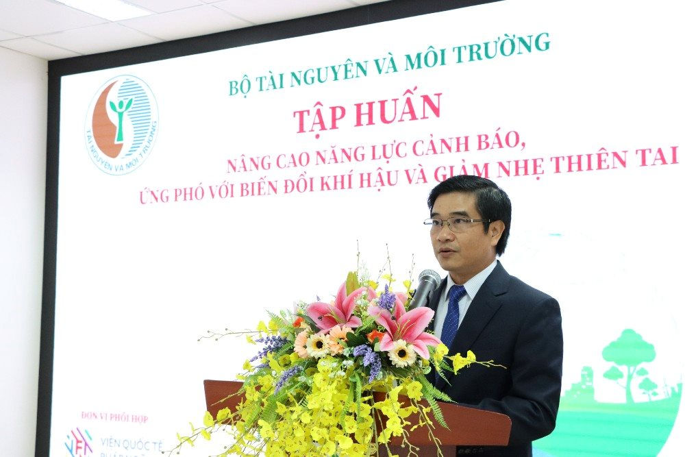 Tập huấn nâng cao năng lực cảnh báo, ứng phó với biến đổi khí hậu và giảm nhẹ thiên tai