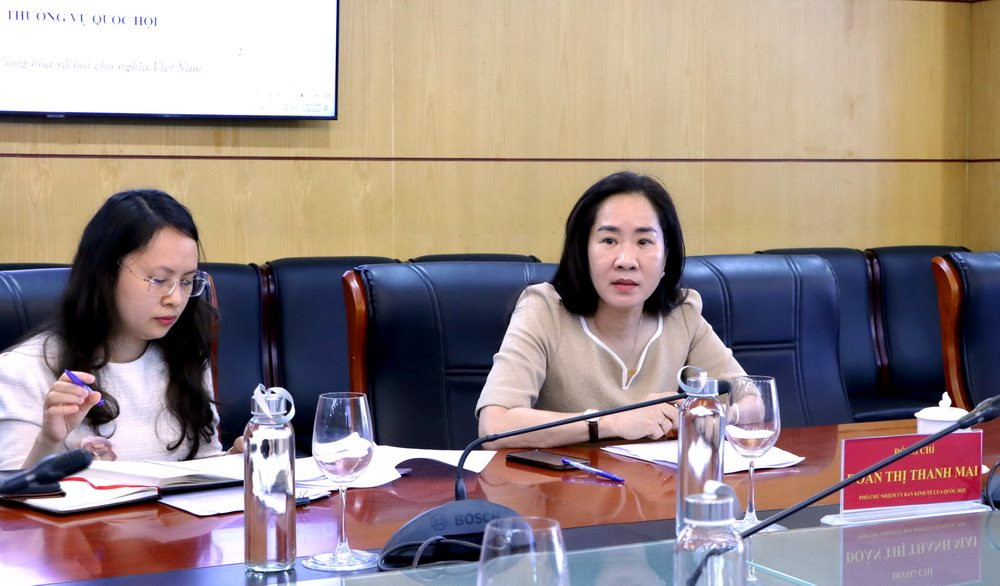 Hoàn thiện Nghị quyết về việc lấy ý kiến nhân dân đối với dự thảo Luật Đất đai (sửa đổi)
