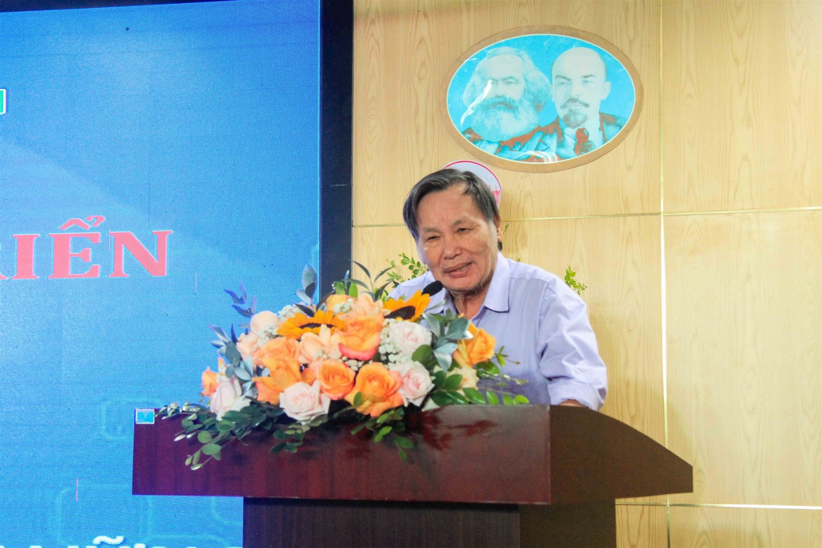 Nhiều nhà khoa học dự Hội thảo Khoa học “Phát triển và quản lý bền vững tài nguyên và môi trường