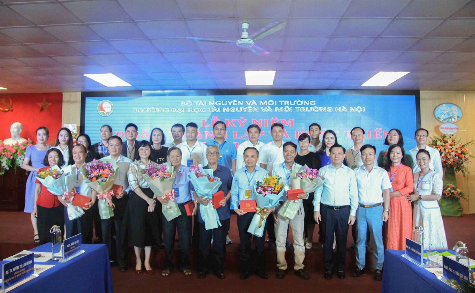 Nhiều nhà khoa học dự Hội thảo Khoa học “Phát triển và quản lý bền vững tài nguyên và môi trường