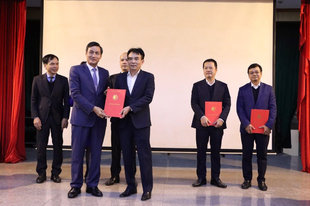 Bộ TN&MT trao Quyết định bổ nhiệm lãnh đạo Cục Địa chất Việt Nam và Cục Khoáng sản Việt Nam