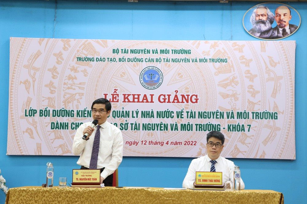 Khai giảng lớp Bồi dưỡng kiến thức quản lý nhà nước về tài nguyên và môi trường