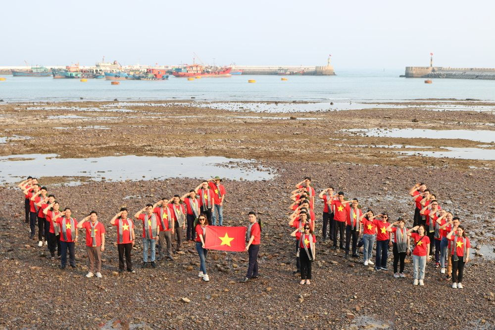 Tuổi trẻ Bộ TN&MT xuất quân hành trình vì biển đảo quê hương 2022