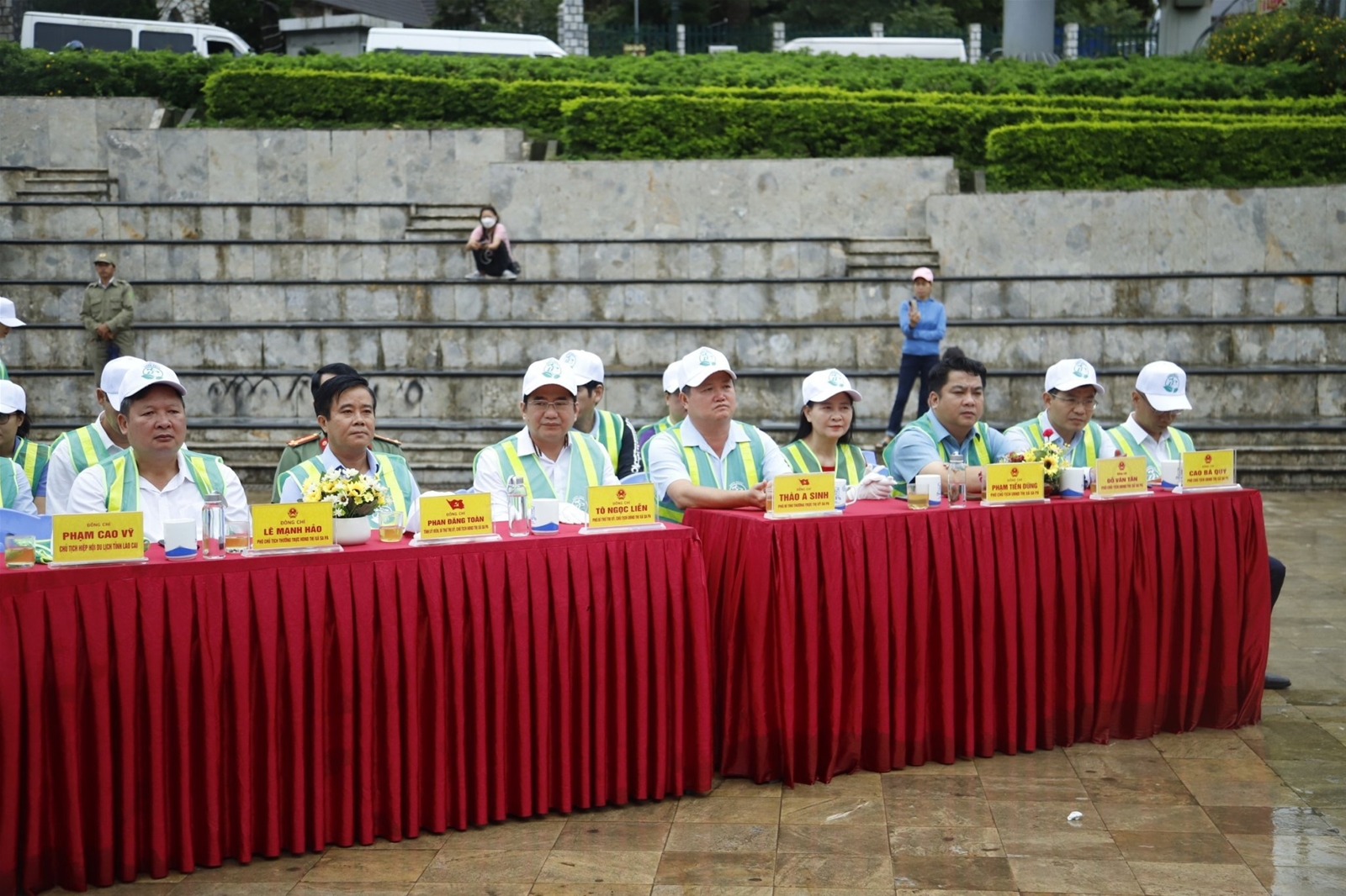 Ra quân khởi động đề án xây dựng đô thị 'Sa Pa Sạch'