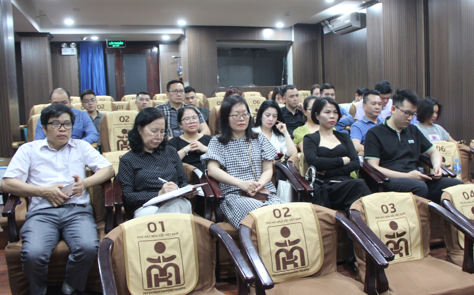 Lắng nghe những khó khăn của doanh nghiệp quảng cáo ở Thủ đô