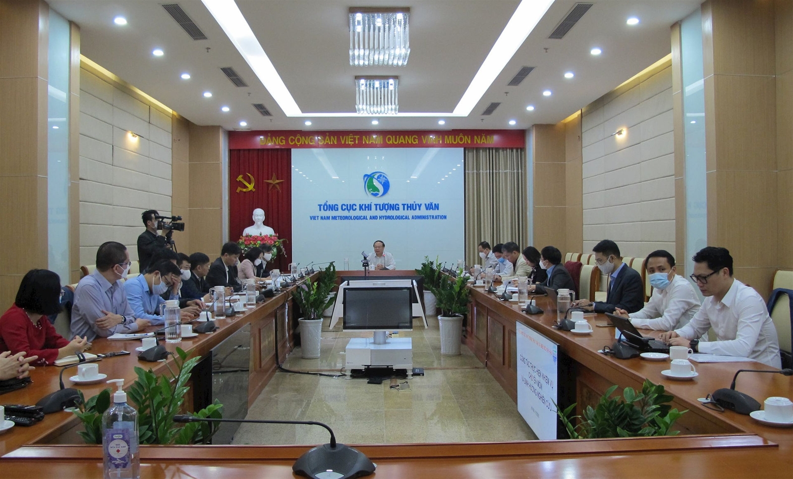 Phát huy hơn nữa vai trò nghiên cứu khoa học đầu ngành về Khí tượng thuỷ văn và Biến đổi khí hậu