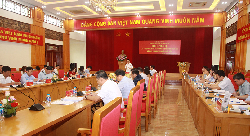 Đoàn đại biểu Quốc hội tỉnh Yên Bái lấy ý kiến tham gia vào Dự án Luật Đất đai và Luật Tài nguyên nước (sửa đổi)