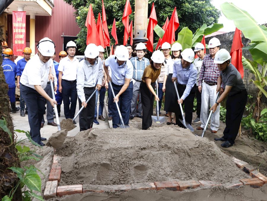 Xây dựng công trình mốc độ cao thế kỷ