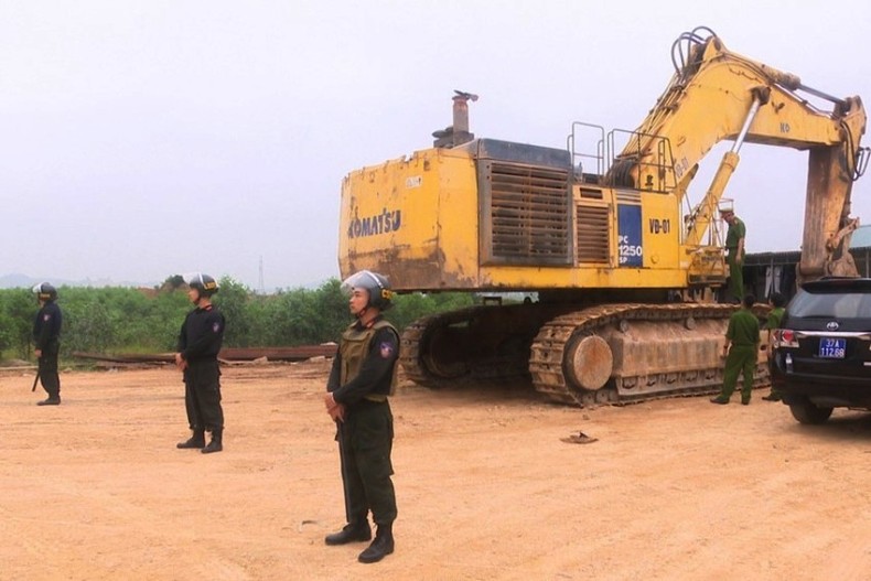 Nghệ An: Điều tra vụ khai thác trái phép hàng trăm nghìn mét khối đất san lấp