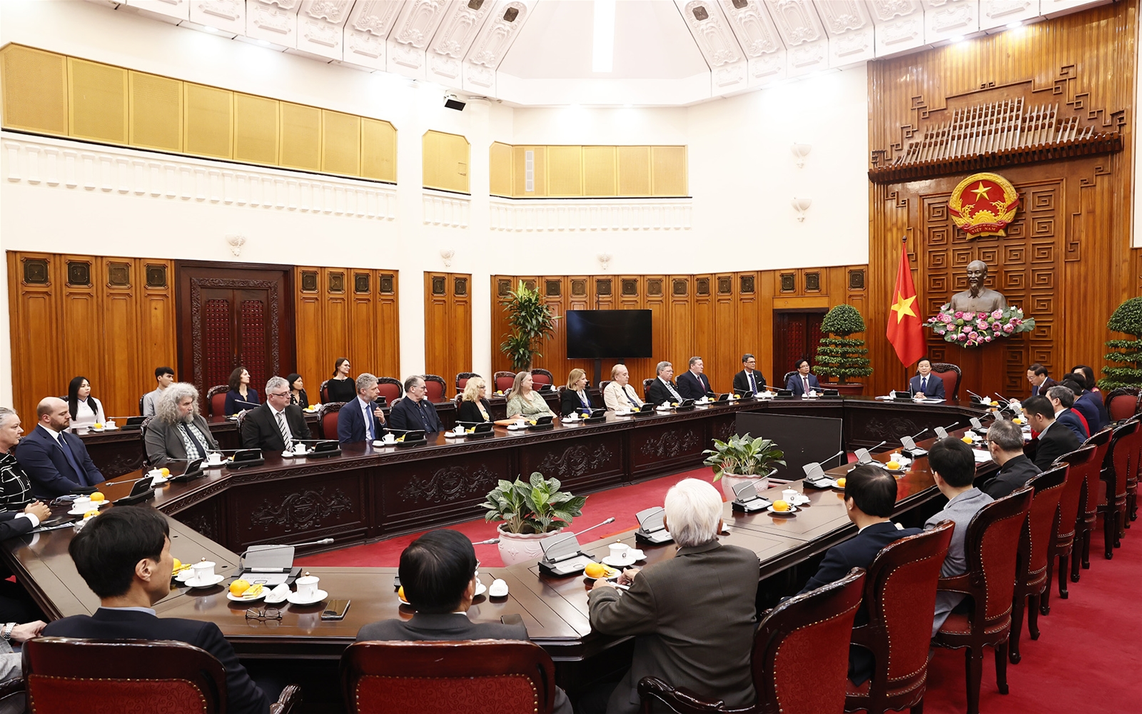 Phó Thủ tướng Trần Hồng Hà tiếp các nhà khoa học quốc tế về môi trường