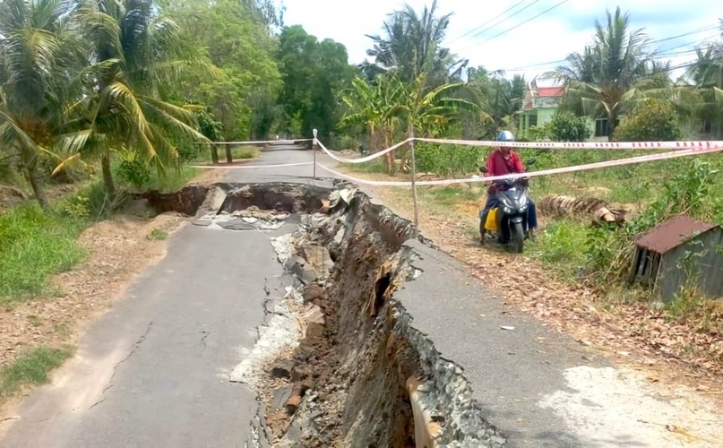 Thiệt hại hơn 2.900ha tôm, trên 400 điểm sạt lở, sụt lún do hạn hán ở Kiên Giang