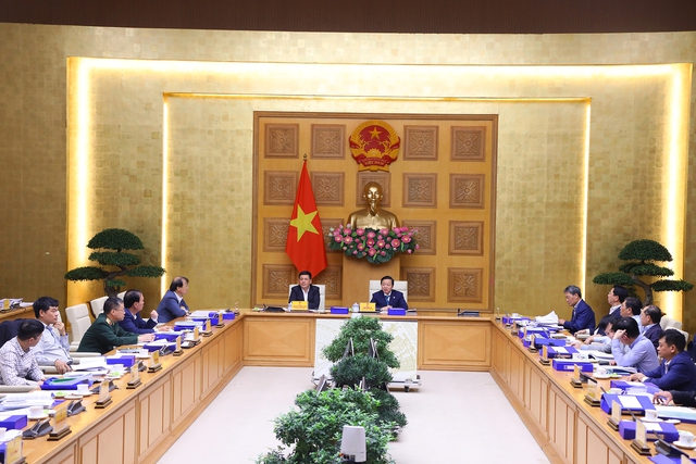 Ưu tiên các ngành kinh tế xanh hơn, hiệu quả hơn khai thác khoáng sản