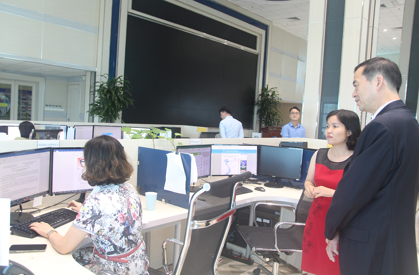 GS.TS. Trần Hồng Thái tiếp xã giao Thư ký của Ủy ban Bão quốc tế