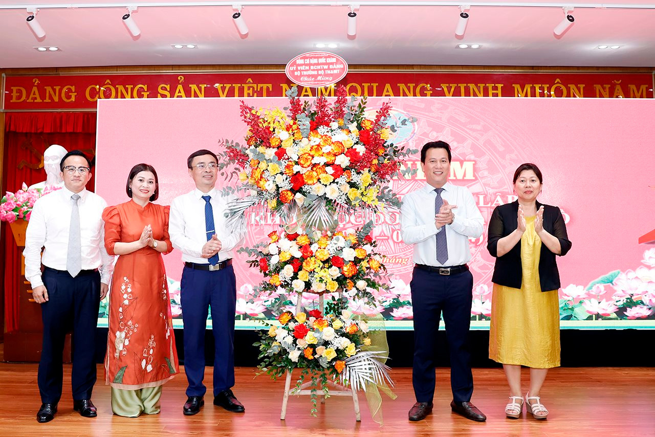 Xứng đáng là cơ quan nghiên cứu khoa học cơ bản đầu ngành trong lĩnh vực đo đạc và bản đồ