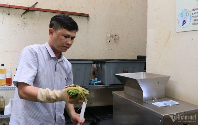 Kỹ sư sáng chế cỗ máy biến rác thải thành phân bón hữu cơ