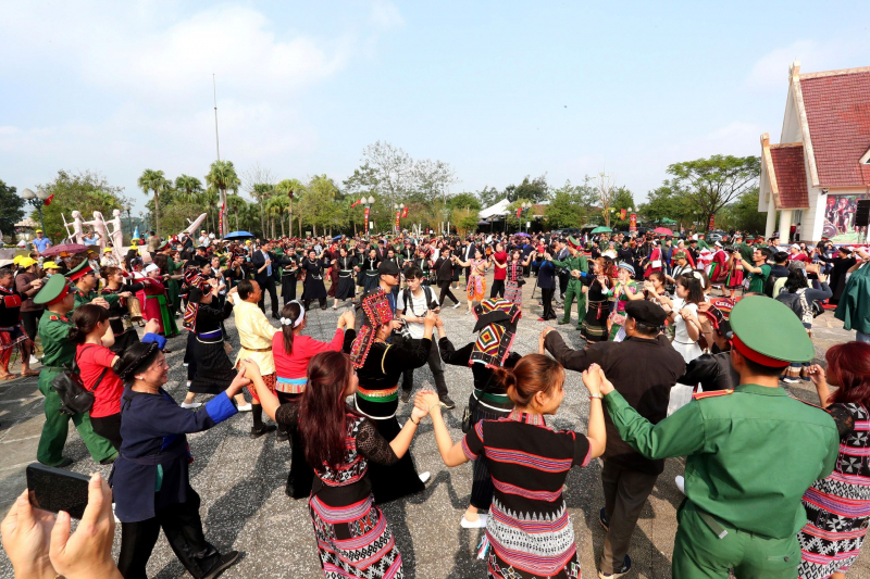 Quyền Chủ tịch Nước Võ Thị Ánh Xuân dự Ngày hội Sắc xuân trên mọi miền Tổ quốc năm 2023